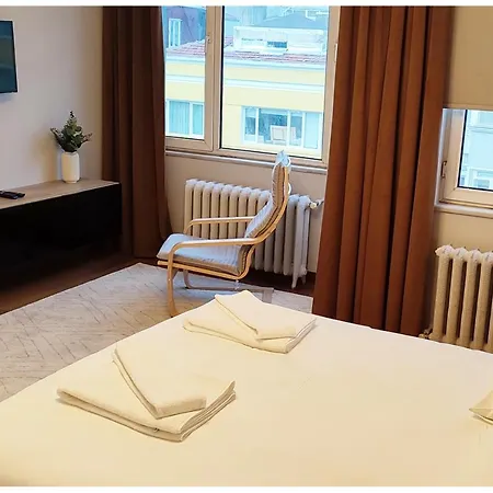 Aslan Apartment *